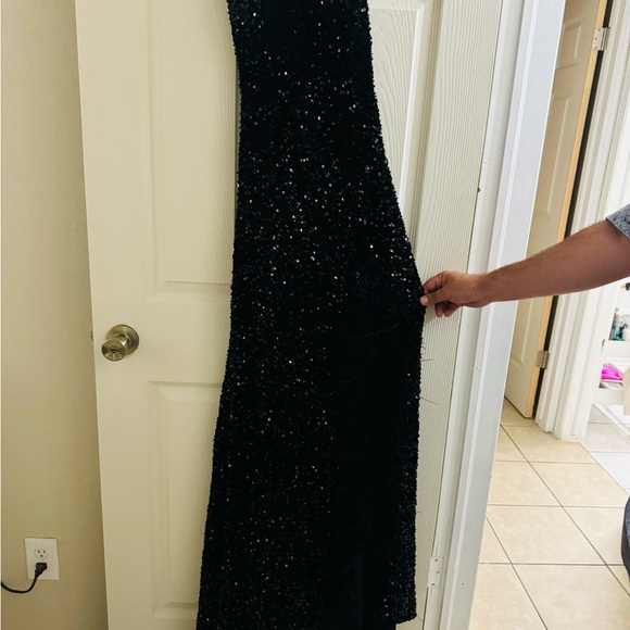 Beautiful long black evening dress - Picture 4 of 8